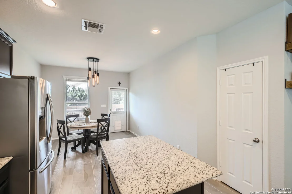 Photo of 7610 PONDEROSA PNE