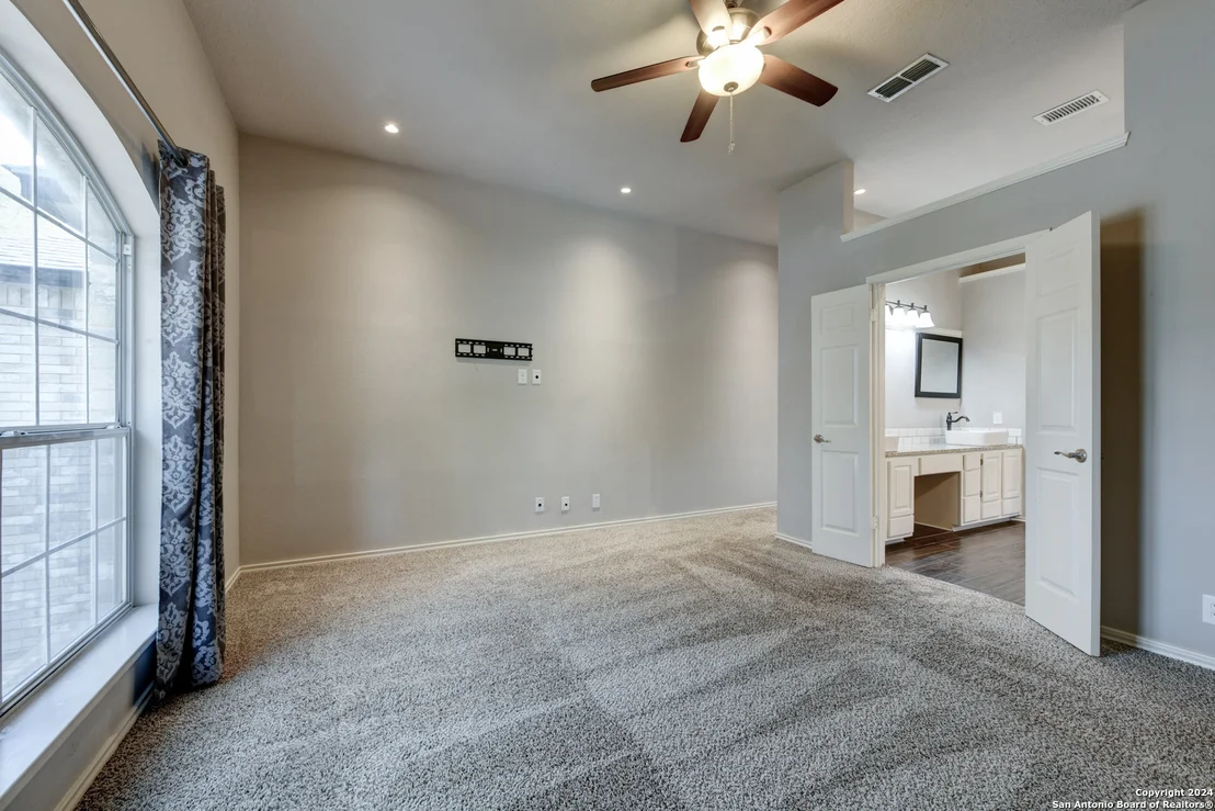 Photo of 2754 MONTEBELLO