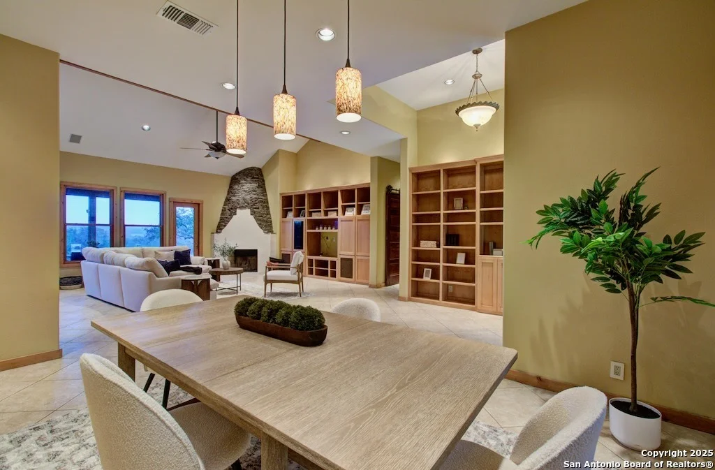 Photo of 555 CROOKED OAK DR