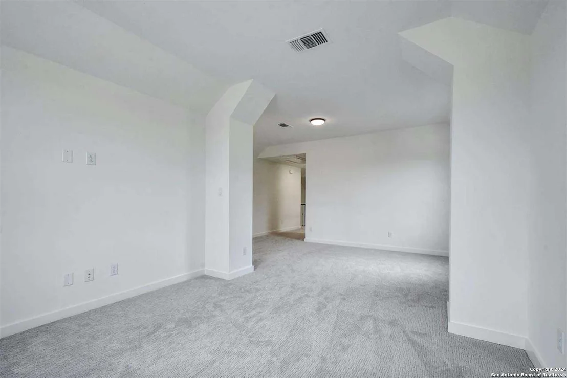 Photo of 5757 Huron