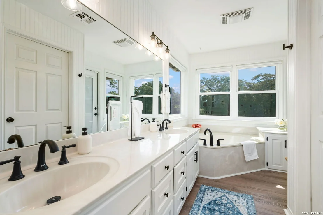 Photo of 34 river oak