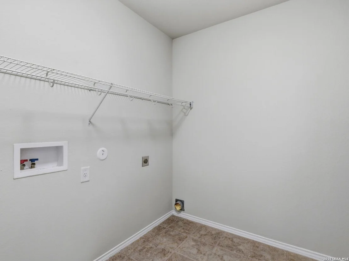 Photo of 414 WALNUT CRST