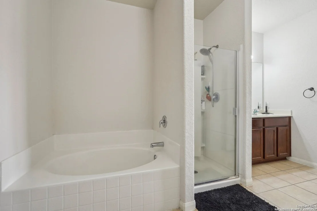 Photo of 6714 LUCKEY TREE