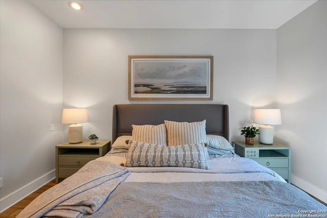 Photo of 6036 Circle Oak