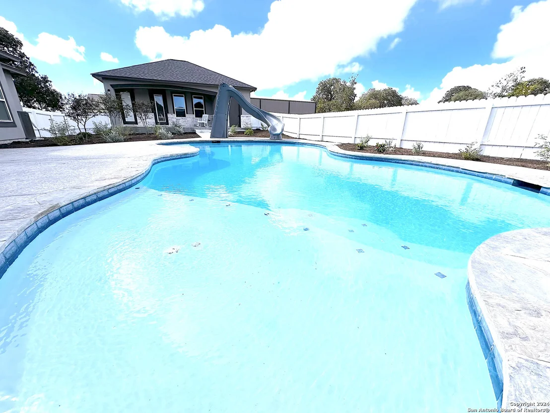 Photo of 129 SETTLEMENT DR