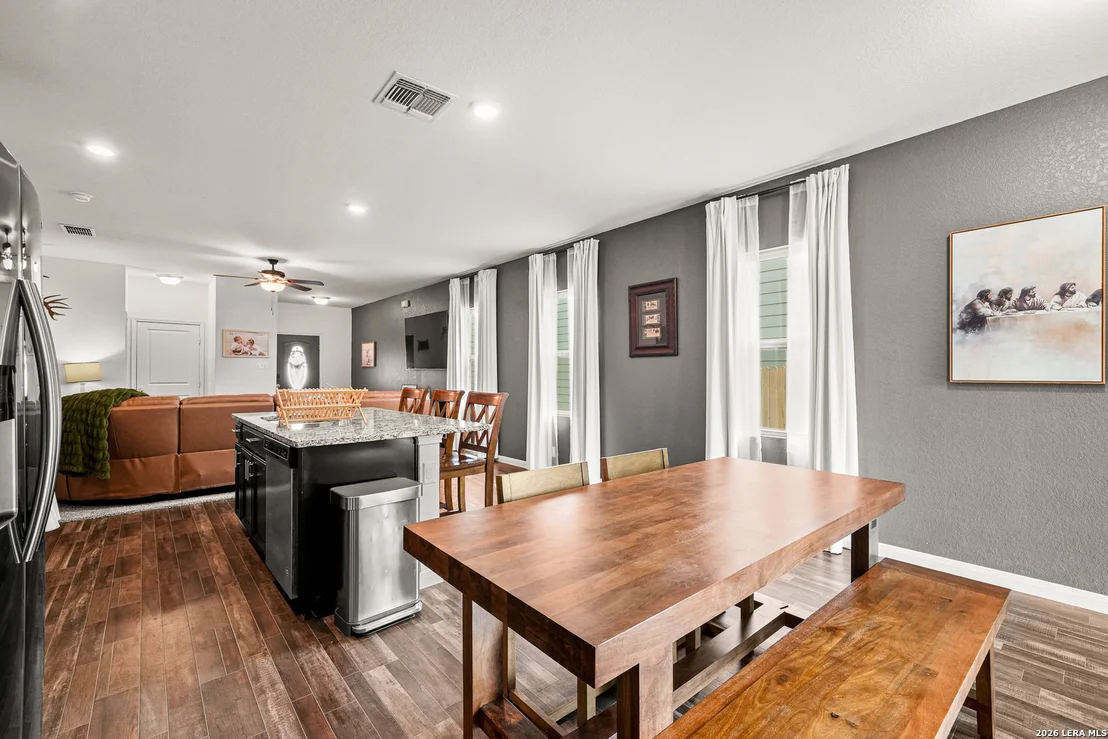 Photo of 4909 HALLIES GDN