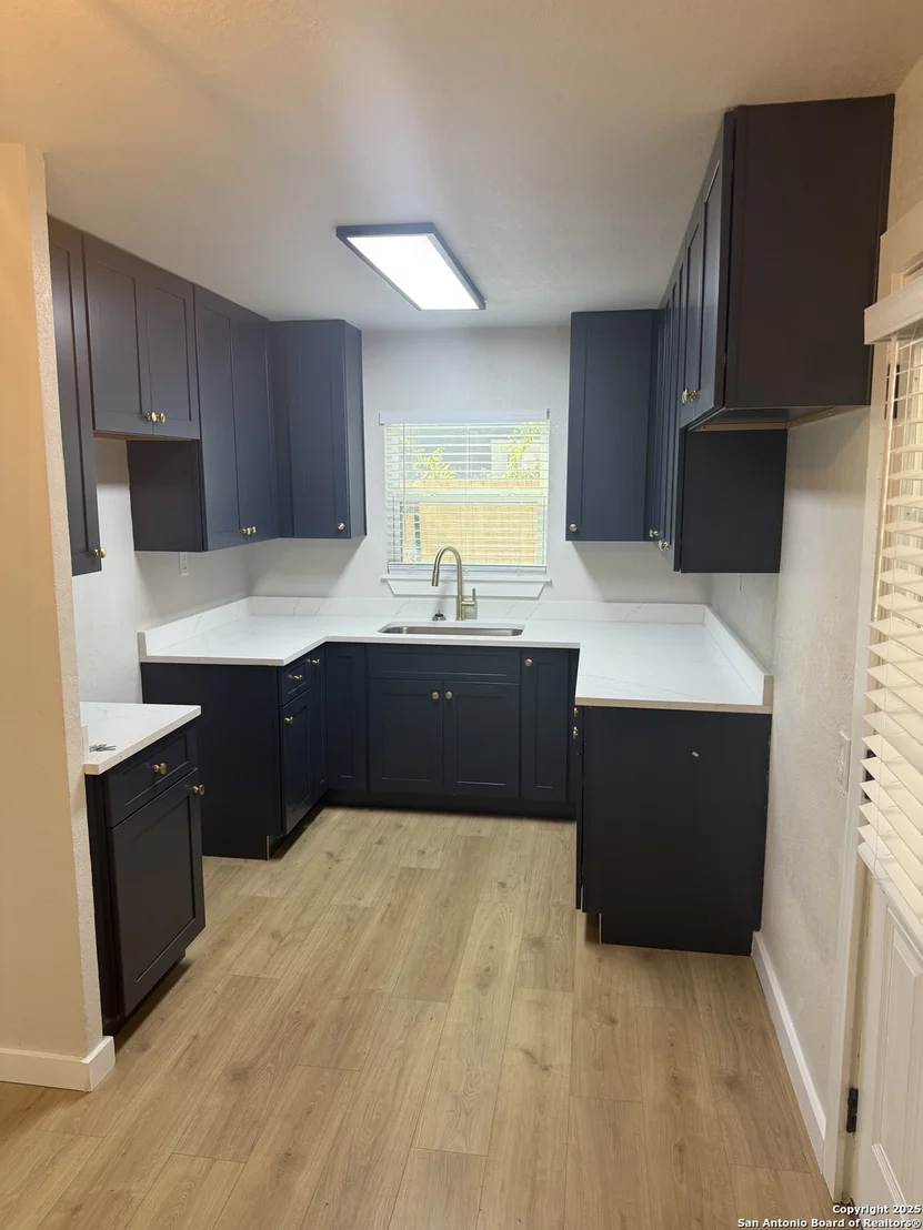 Photo of 143 Toltec