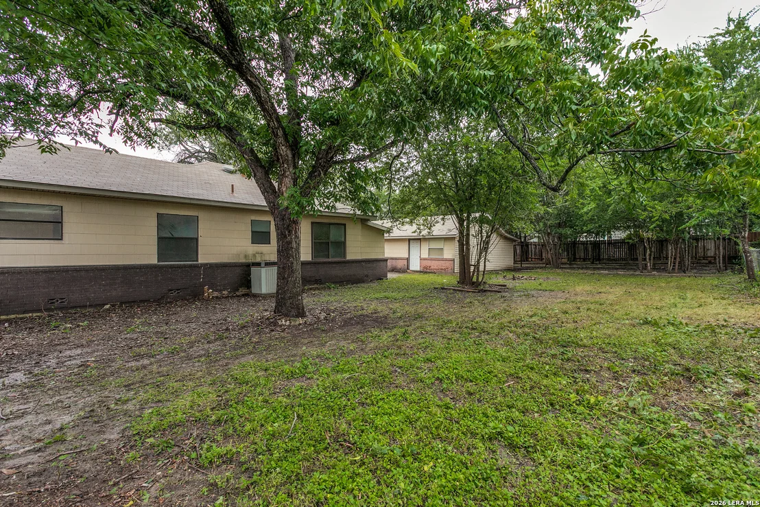 Photo of 12703 MIDDLE LN