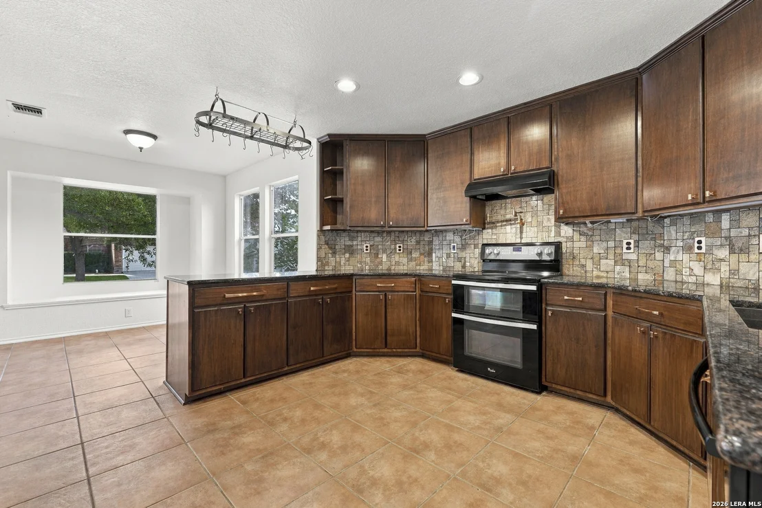 Photo of 233 JULIAN PT