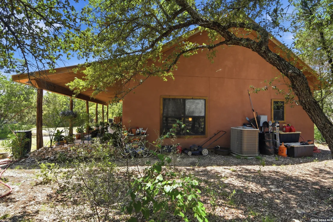 Photo of 423 KAHN RD