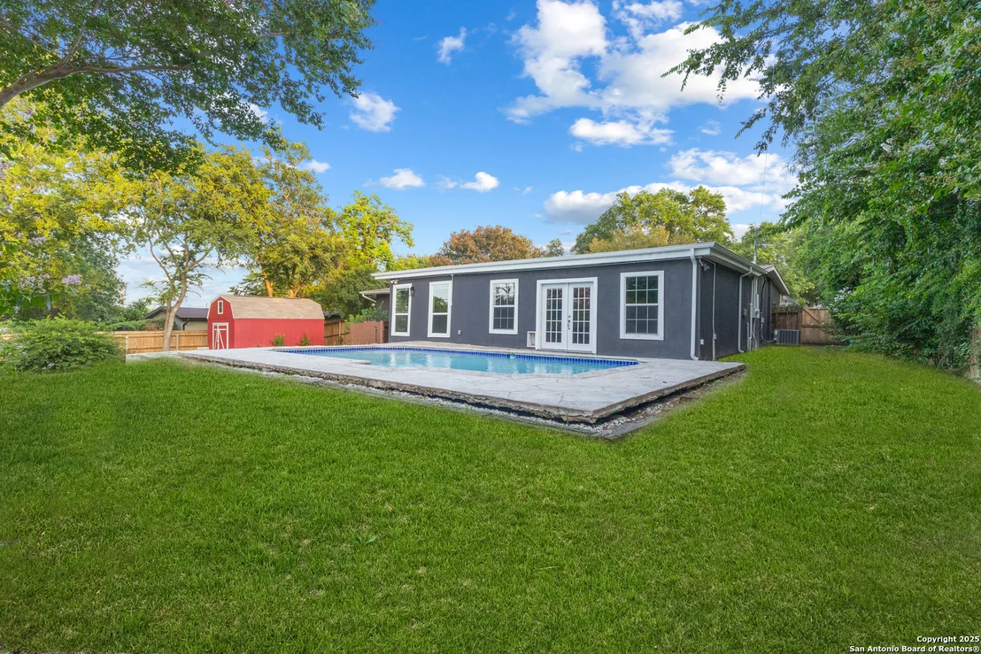 Photo of 929 Morningside