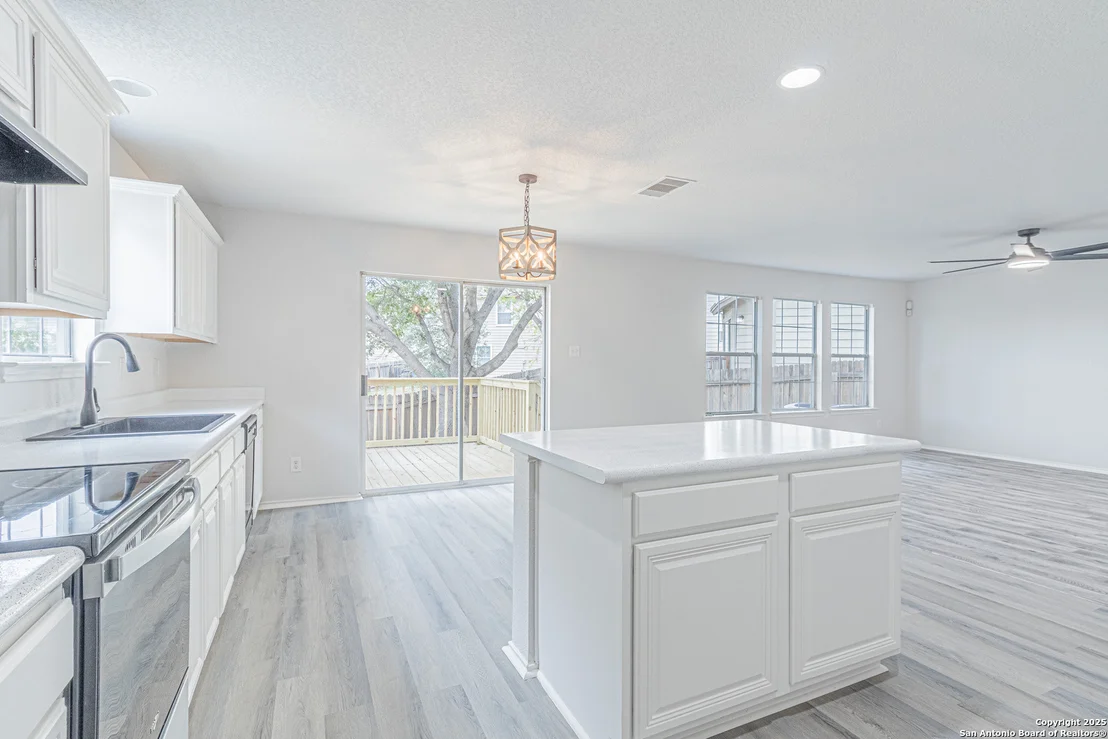Photo of 6615 Suncliff Crst