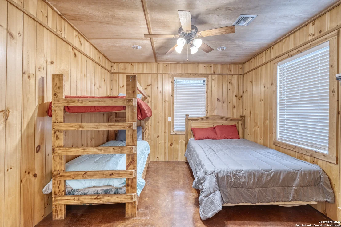 Photo of 387 Madrone Loop