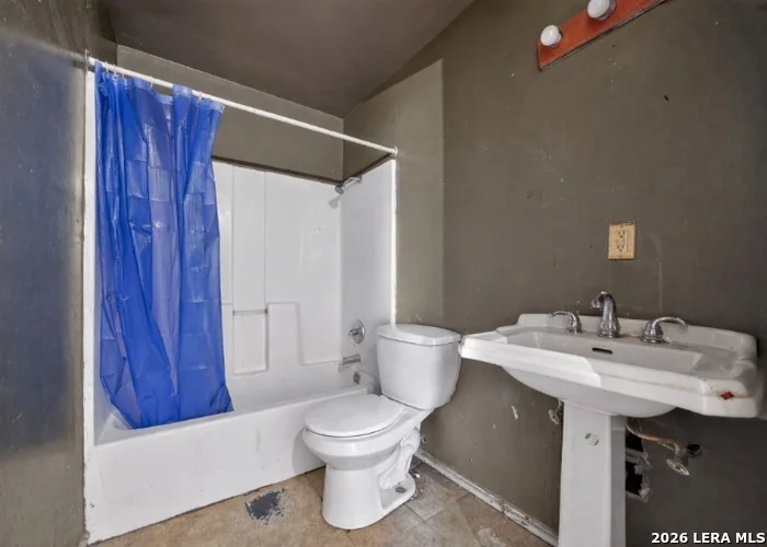 Photo of 2203 COLONY DR