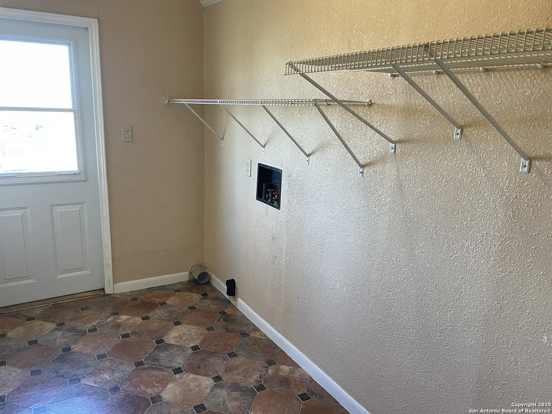 Photo of 914 COUNTY ROAD 4511
