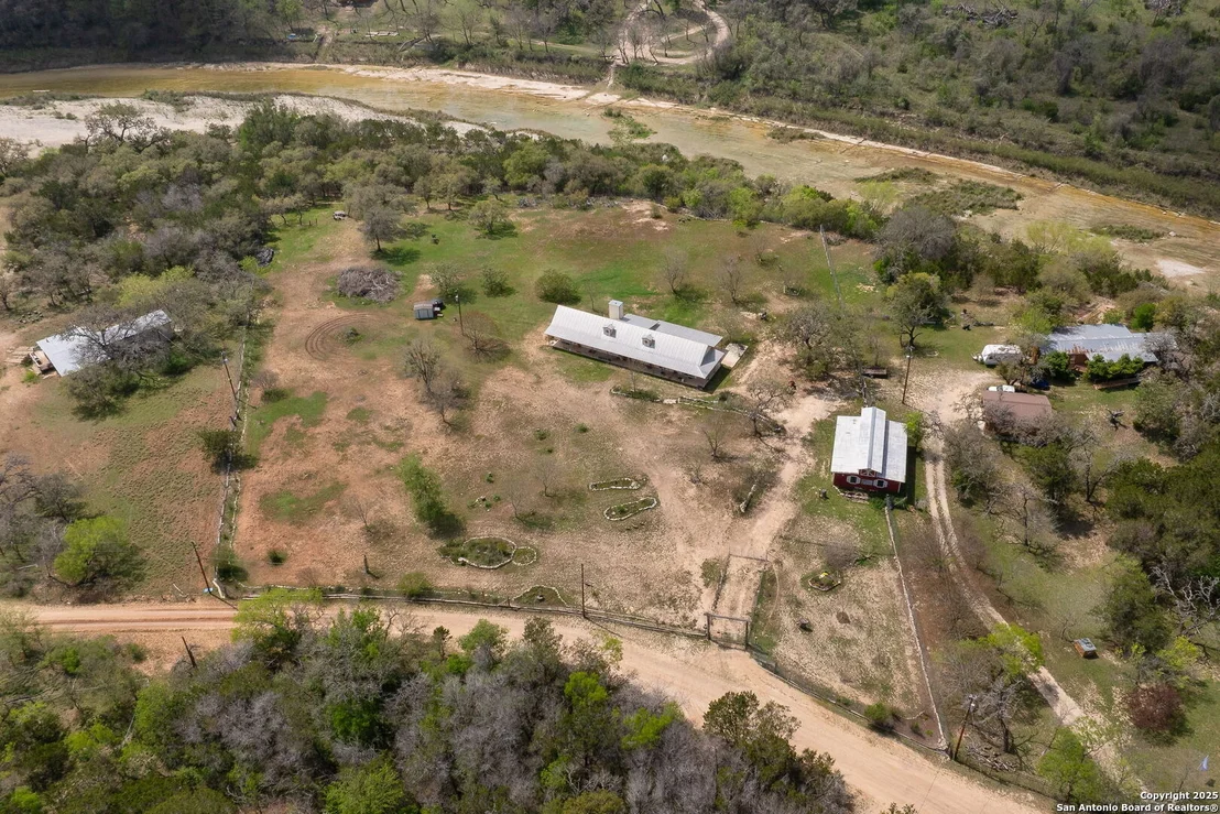 Photo of 404 Lake Rd
