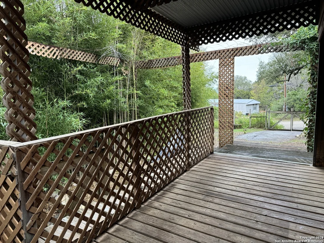Photo of 323 N Scenic Loop