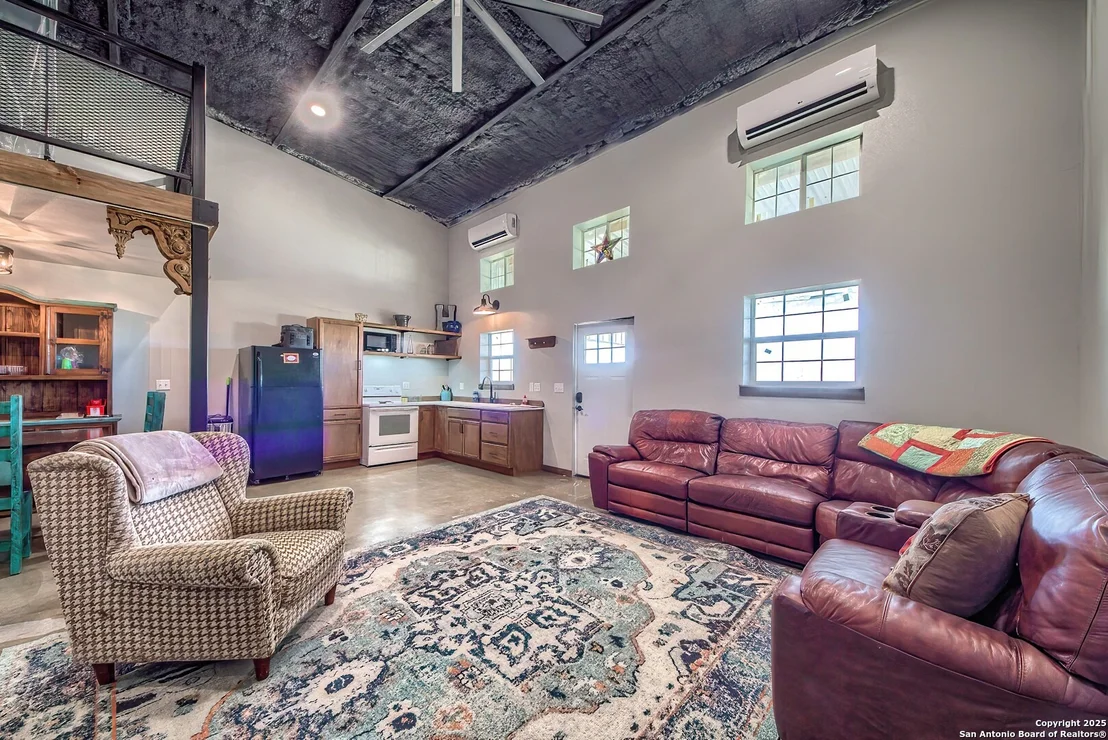 Photo of 240 Glory Lane
