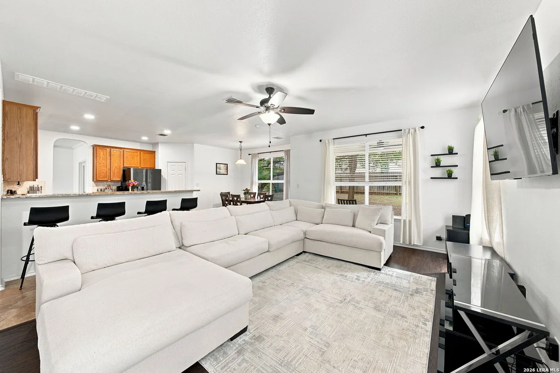Photo of 17210 Darien Wing