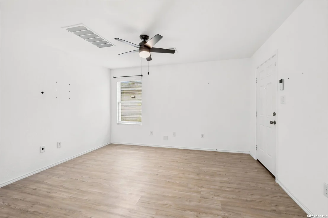 Photo of 13543 Barton Cove