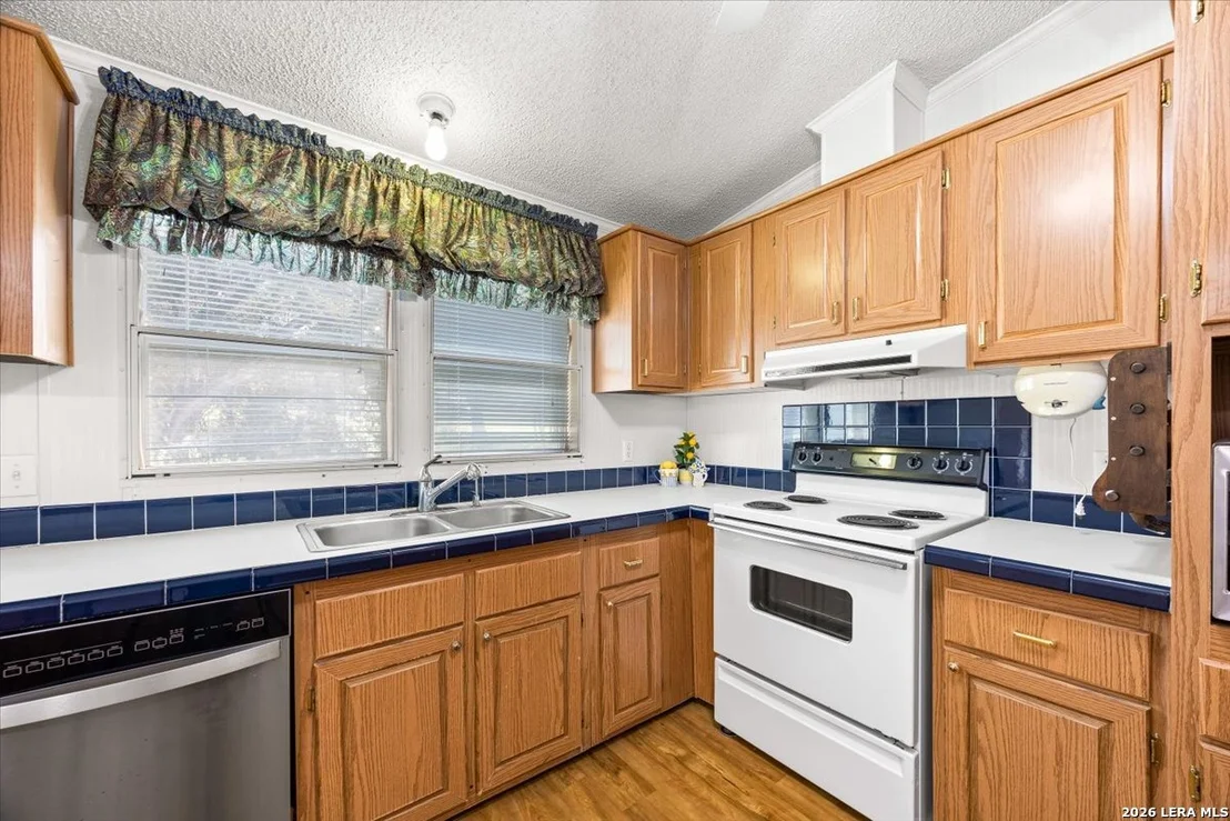 Photo of 611 Hedgestone