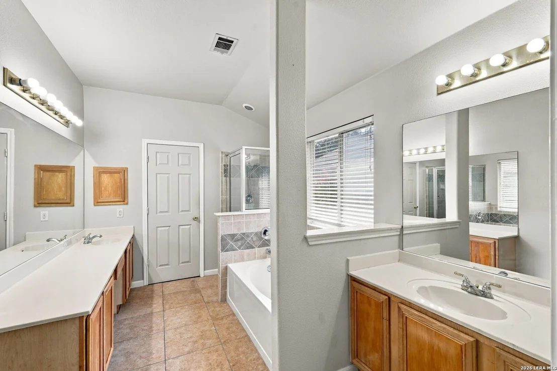 Photo of 1307 Bluff Forest