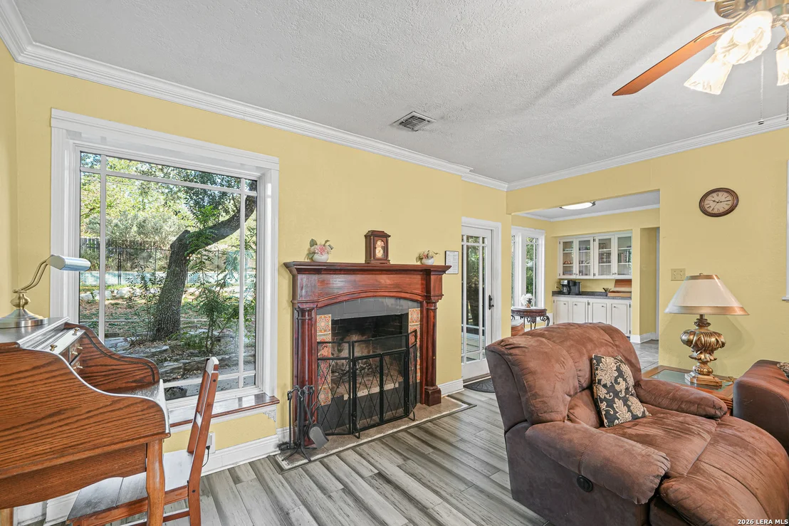 Photo of 15607 Heimer Rd