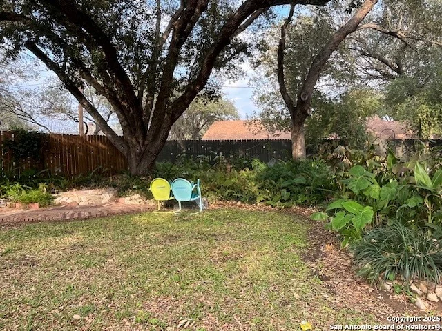 Photo of 1216 Mockingbird