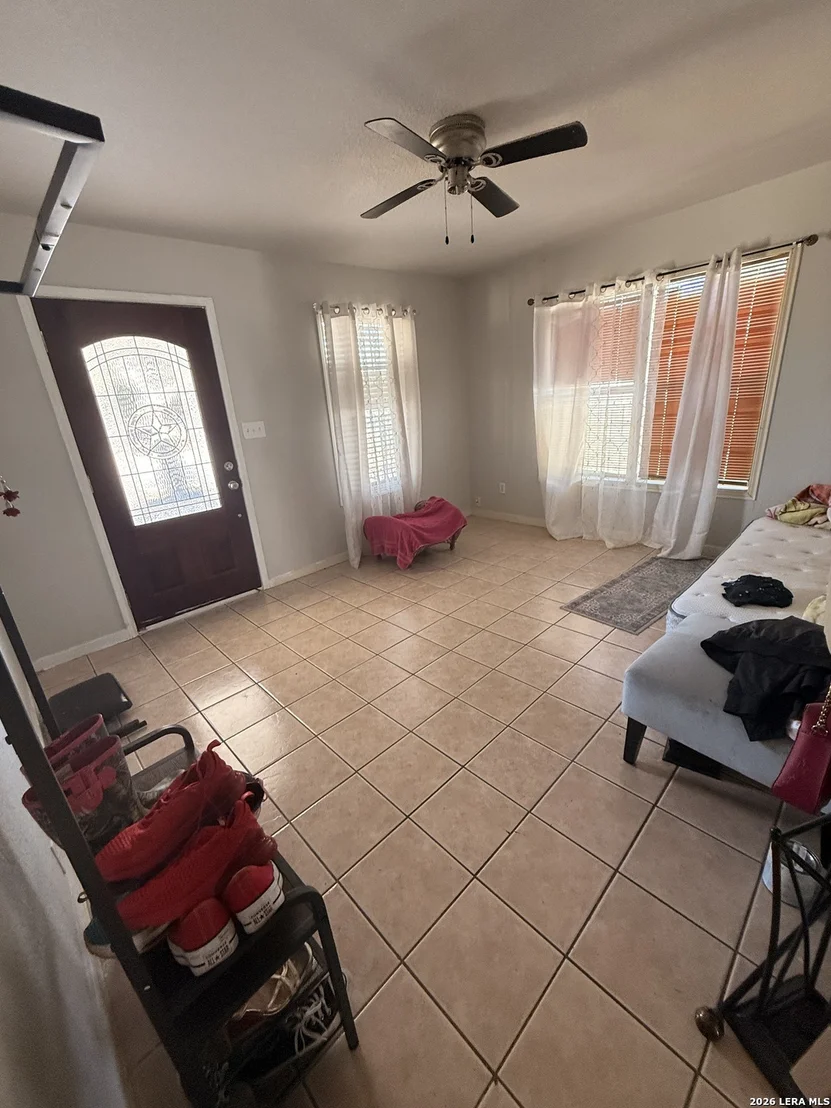 Photo of 834 W Baetz