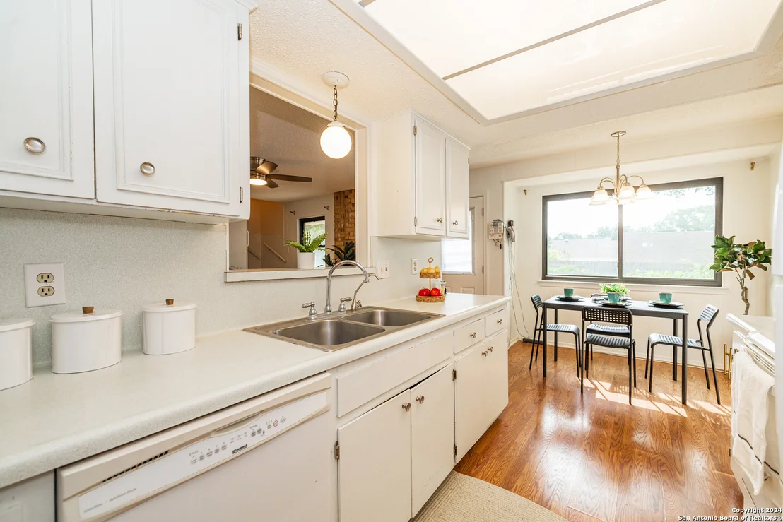 Photo of 6018 GRAND Point