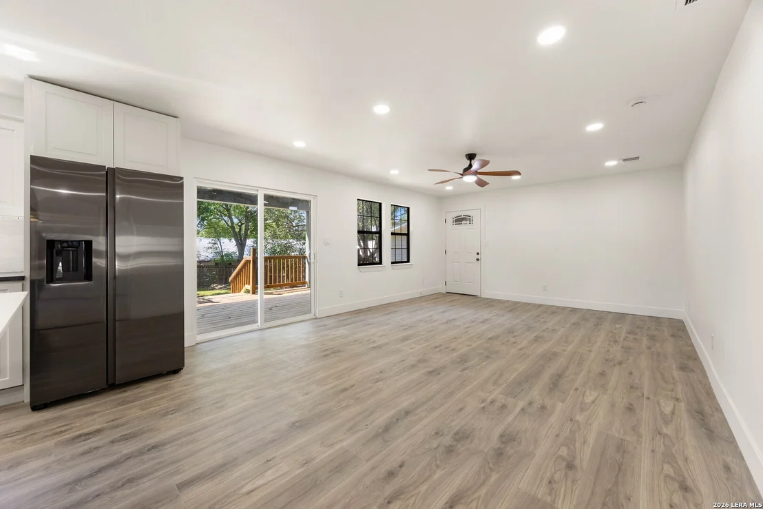 Photo of 327 RAINBOW DR
