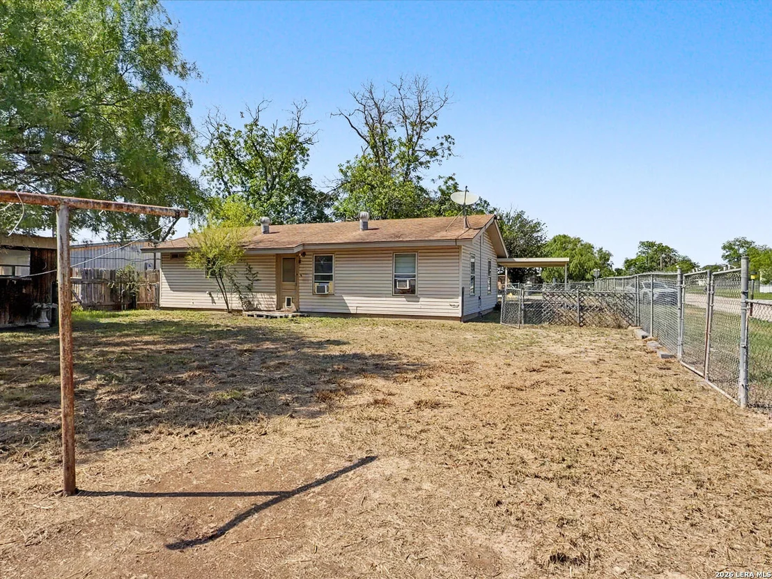 Photo of 517 E Daniel
