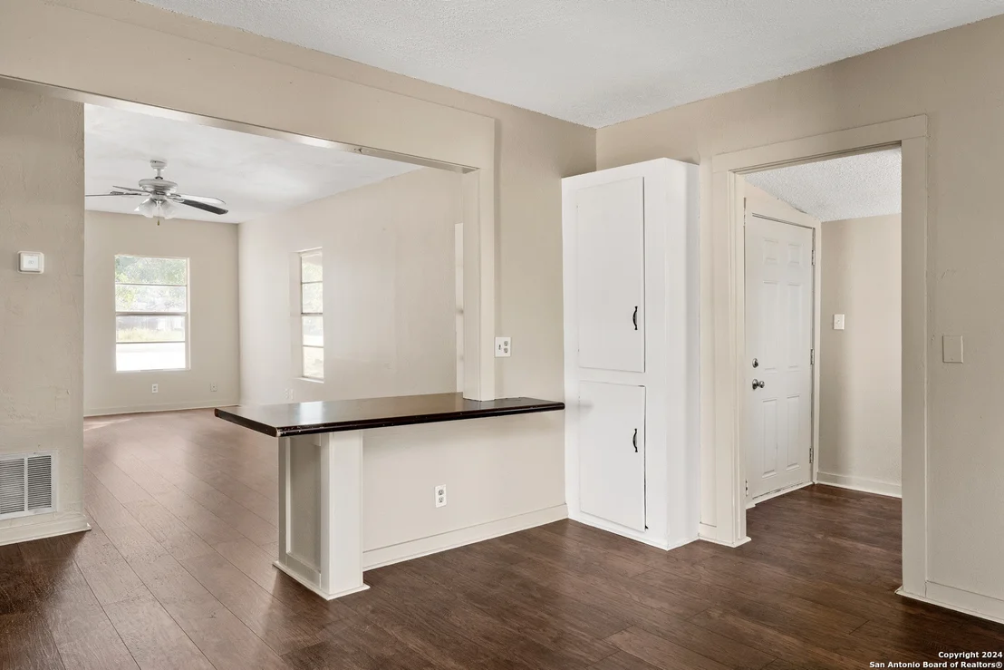 Photo of 412 W COKER AVE