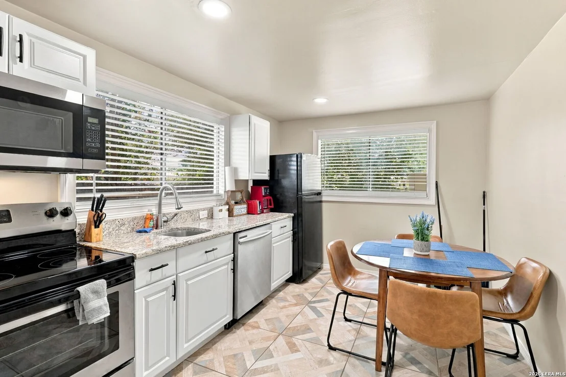 Photo of 458 Sharon Dr
