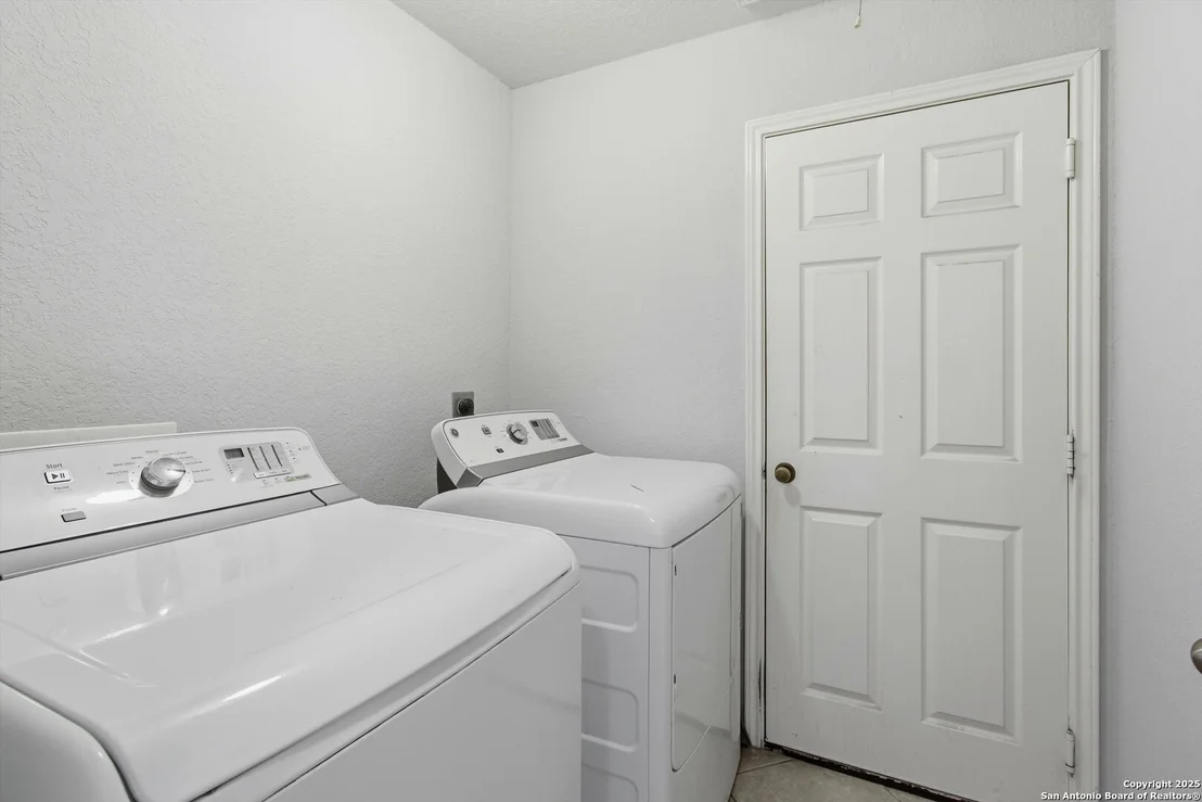 Photo of 8242 Pioneer Oak