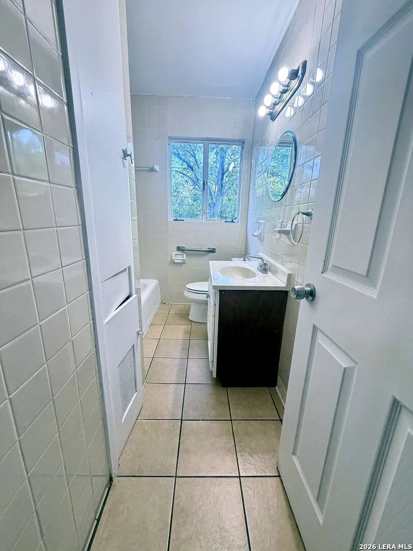 Photo of 127 CYRIL DR