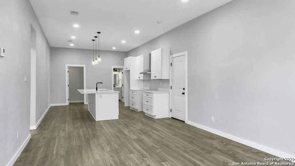 Photo of 219 Saint James