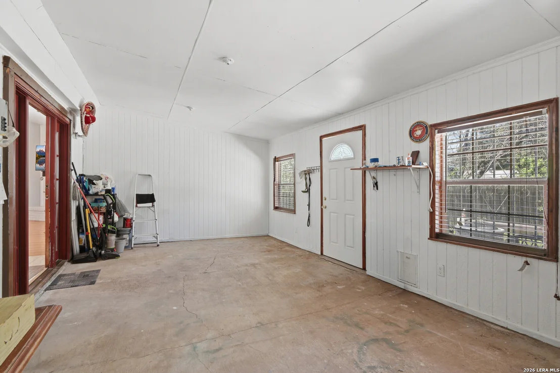 Photo of 5815 Lake Wind St