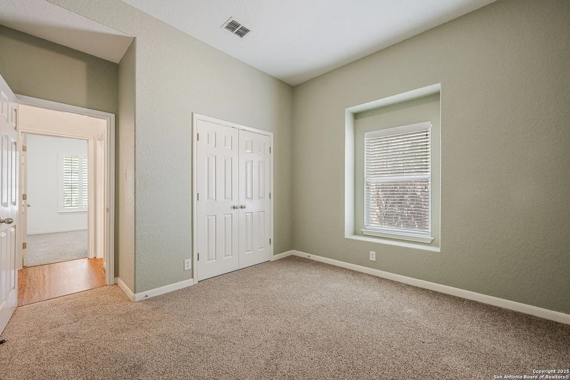 Photo of 1210 Magellan