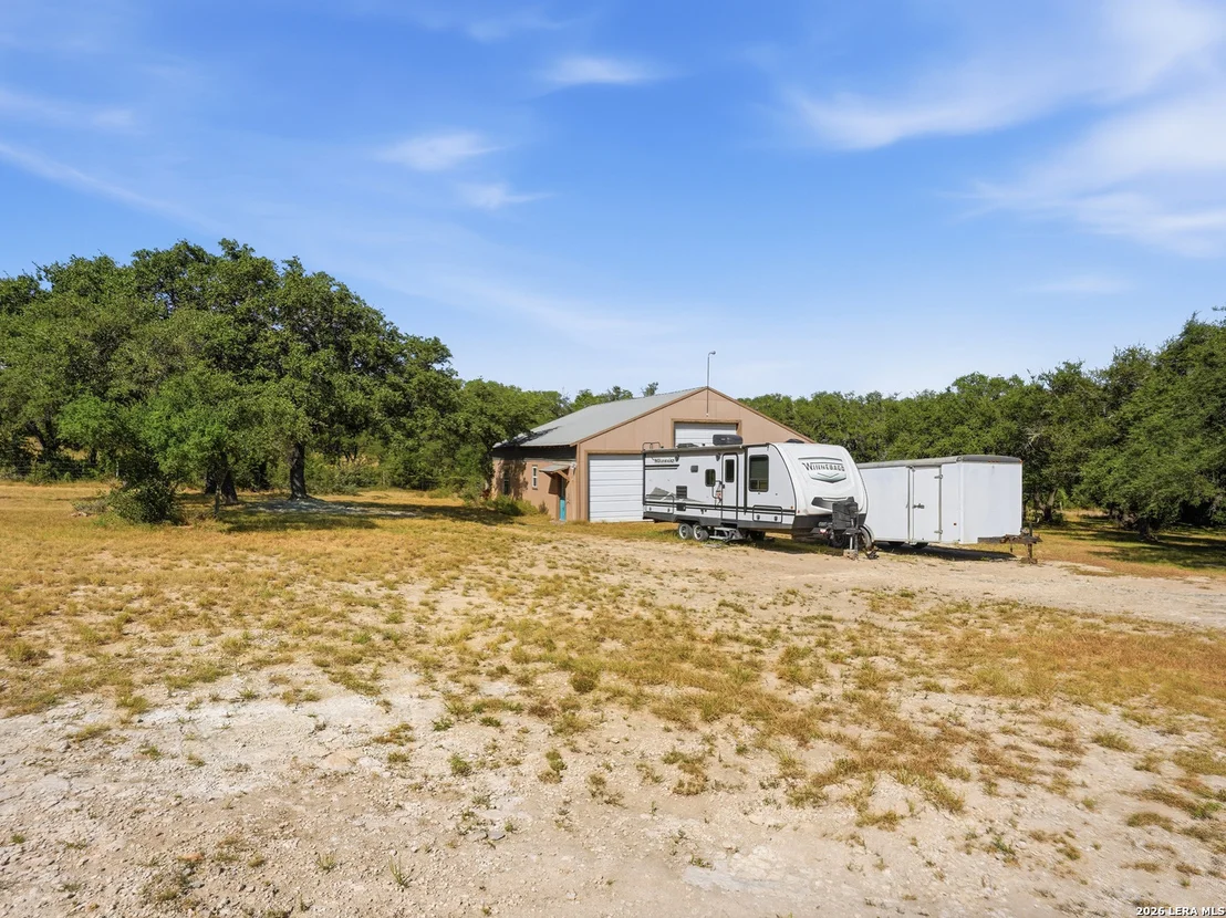 Photo of 412 Bear Springs Trl