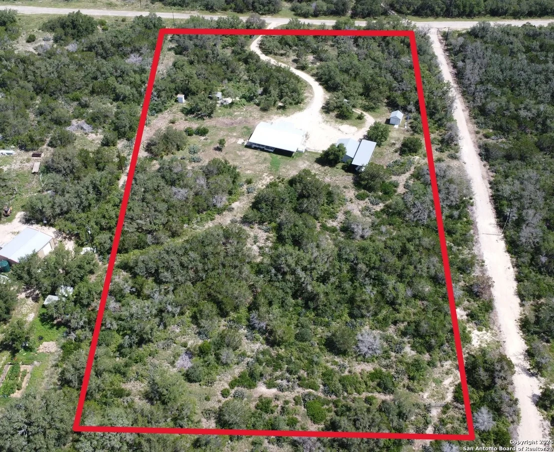 Photo of 233 COUNTY ROAD 340