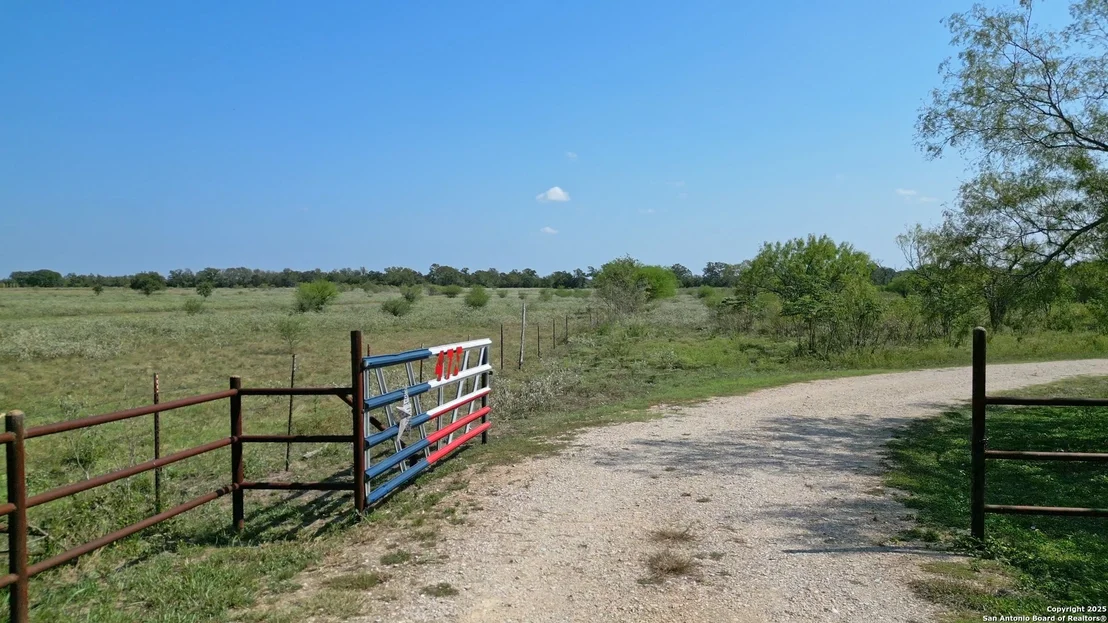 Photo of 475 JACKSON RD