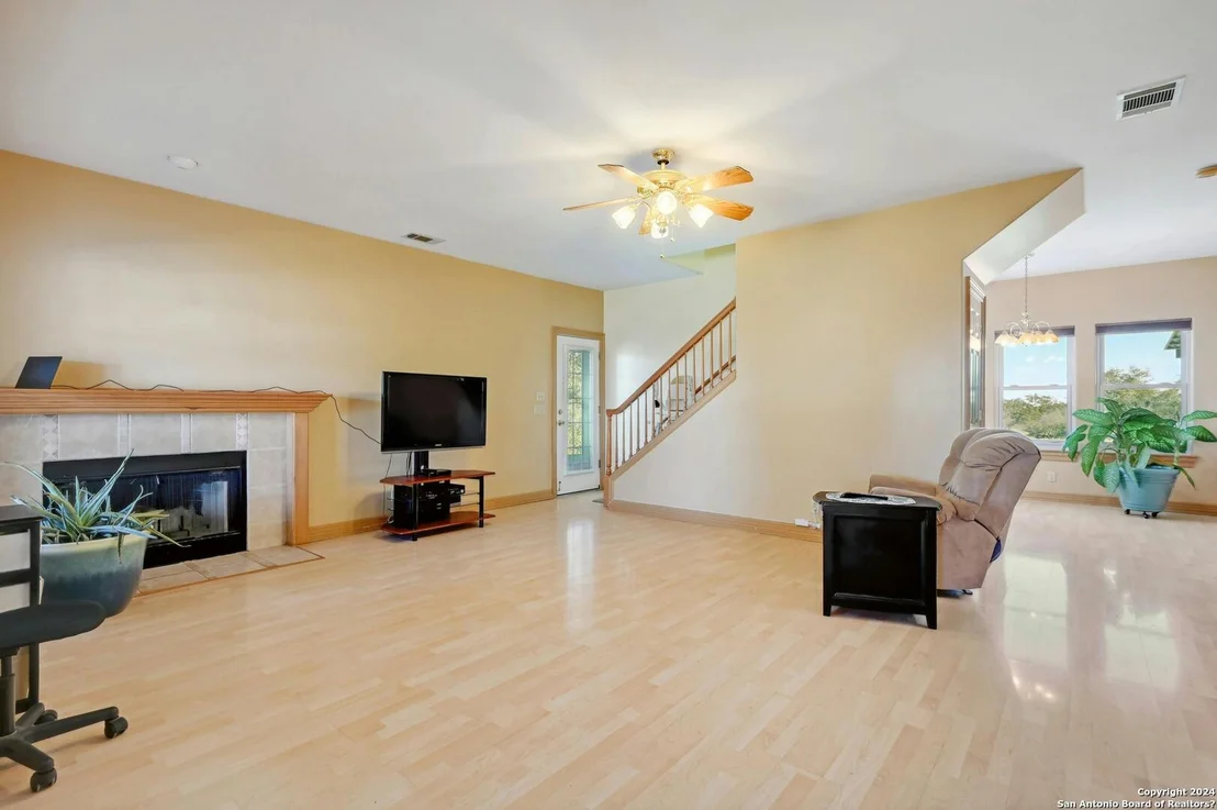 Photo of 1061 Cascade Trail