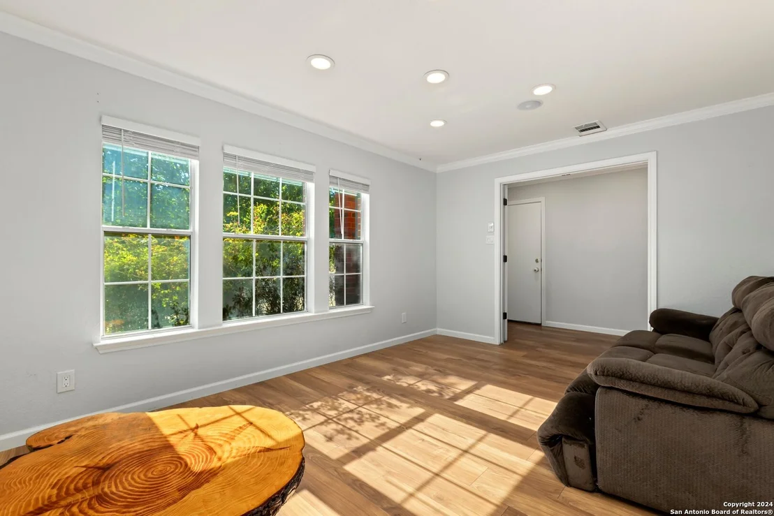 Photo of 1307 PECAN STA