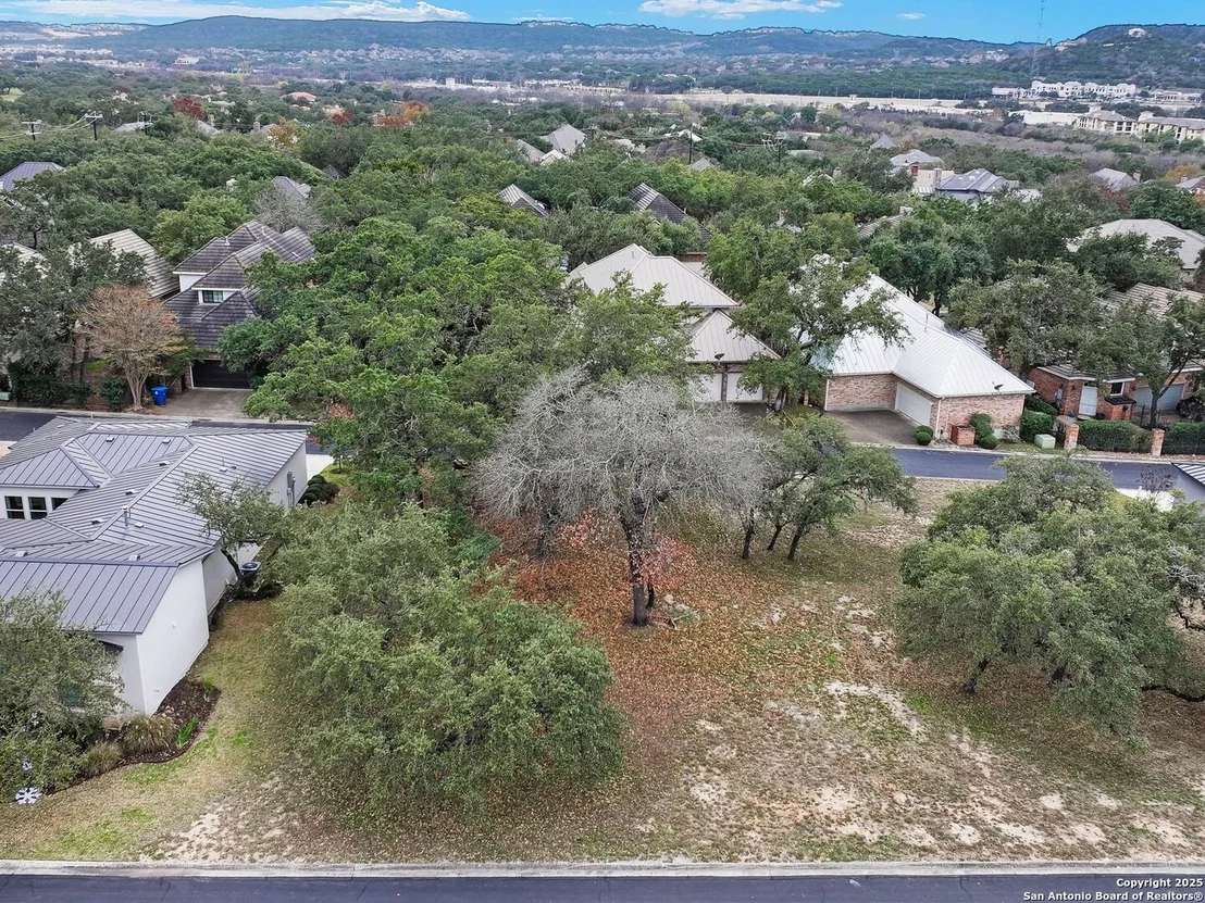Photo of 12 GRANTHAM GLN