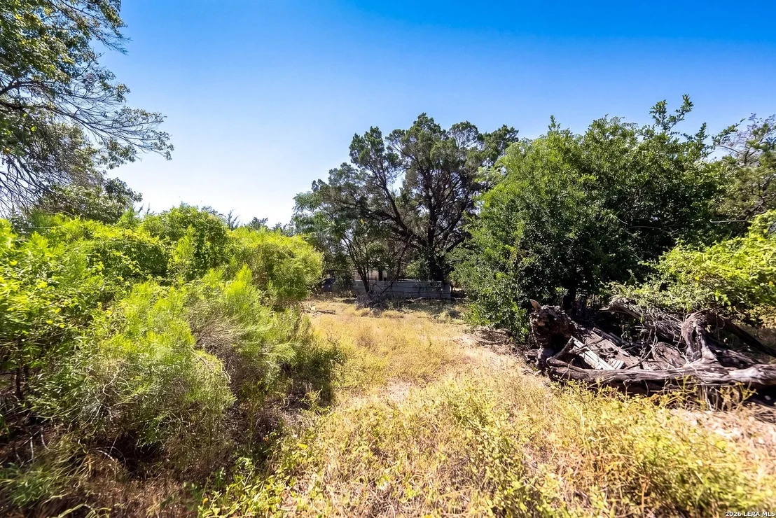 Photo of 990 Hillcrest Trl