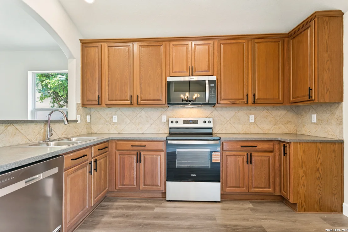 Photo of 8819 MISSION BRK