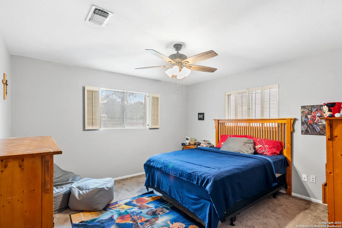 Photo of 5 DONNA DR