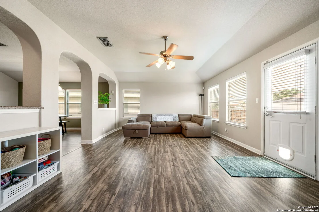Photo of 8434 Blackstone