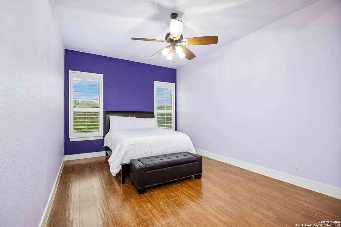 Photo of 832 oak bluff
